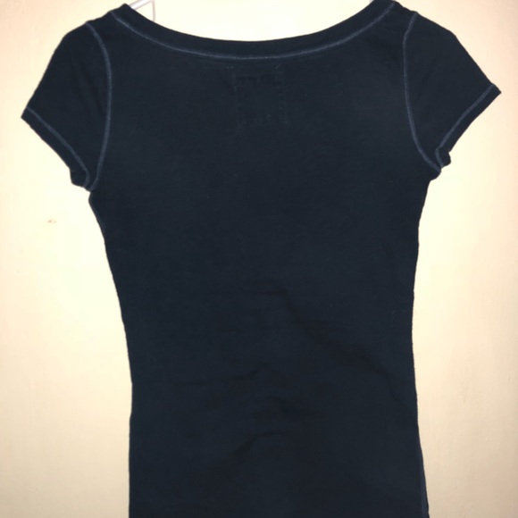 Hollister Deep V-Neck - Picture 2 of 2
